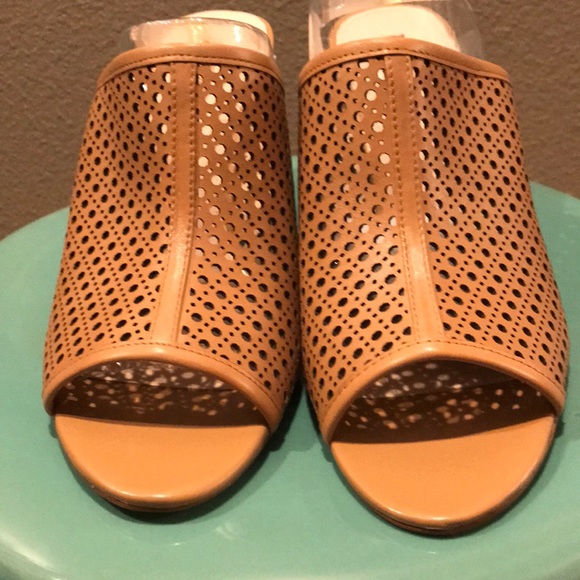 Louise et Cie Valora Laser Cut Mules - Picture 5 of 6